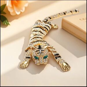 🐅 Designer-Inspired Large Rhinestone TIGER Brooch With Emerald Green Eyes, Bling